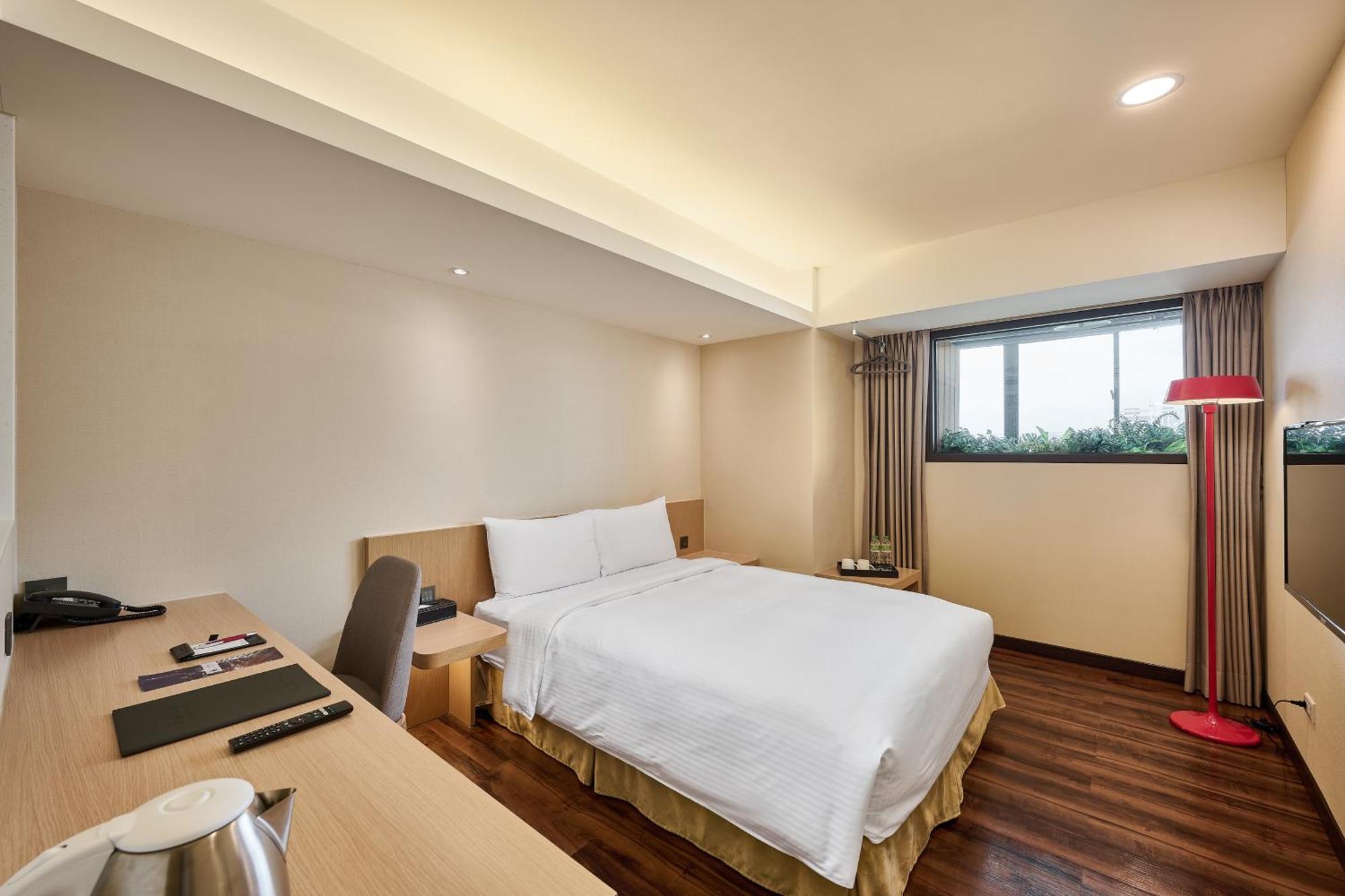 Eastin Taipei Hotel Exterior photo